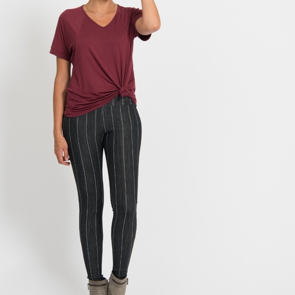 NWT Agnes and Dora Knit Jeggings in Pin Stripe B&W - Picture 1 of 5